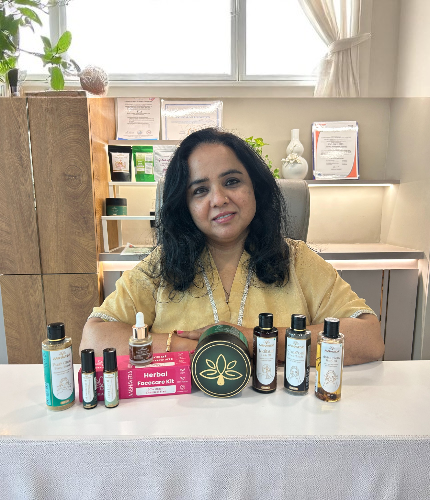 Founder of Aabhaveda, Mrs. Manisha